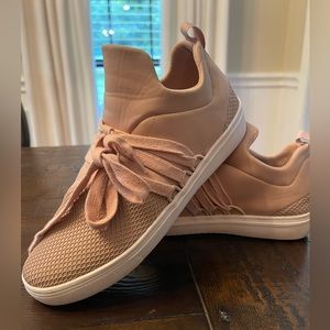 Steve Madden light pink sneakers / size 8